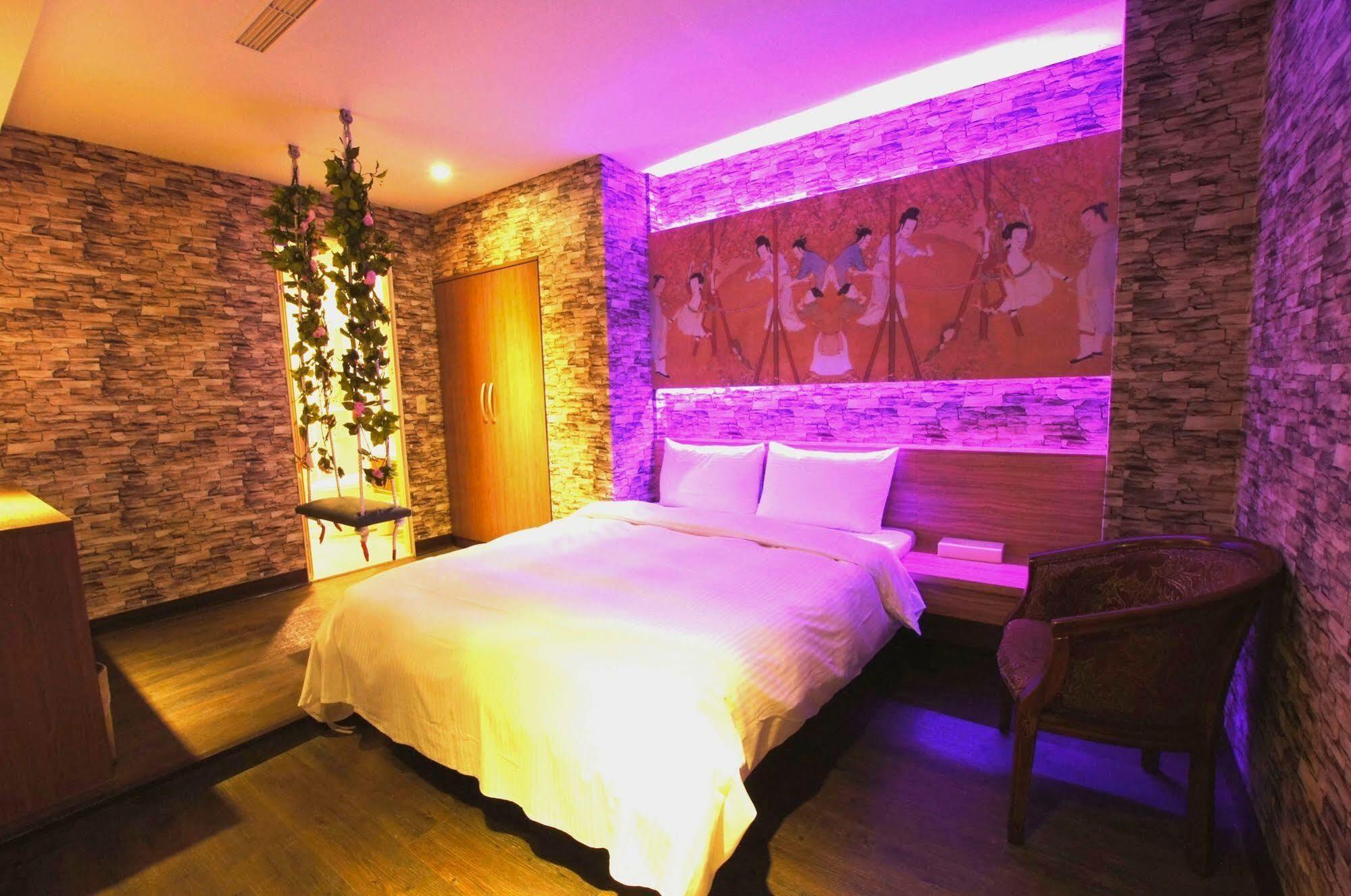 Colors Infinity Inn Taipei Bagian luar foto